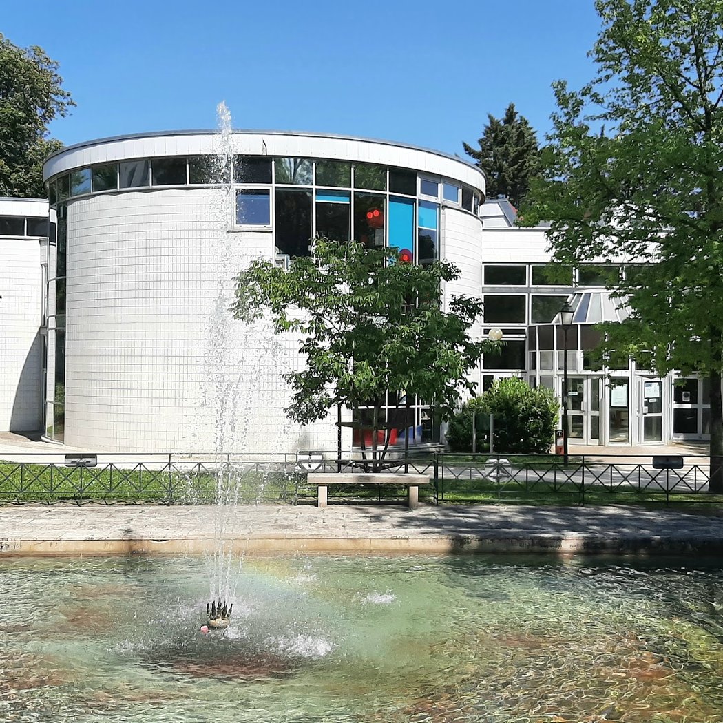 Saint-Cloud Library 2